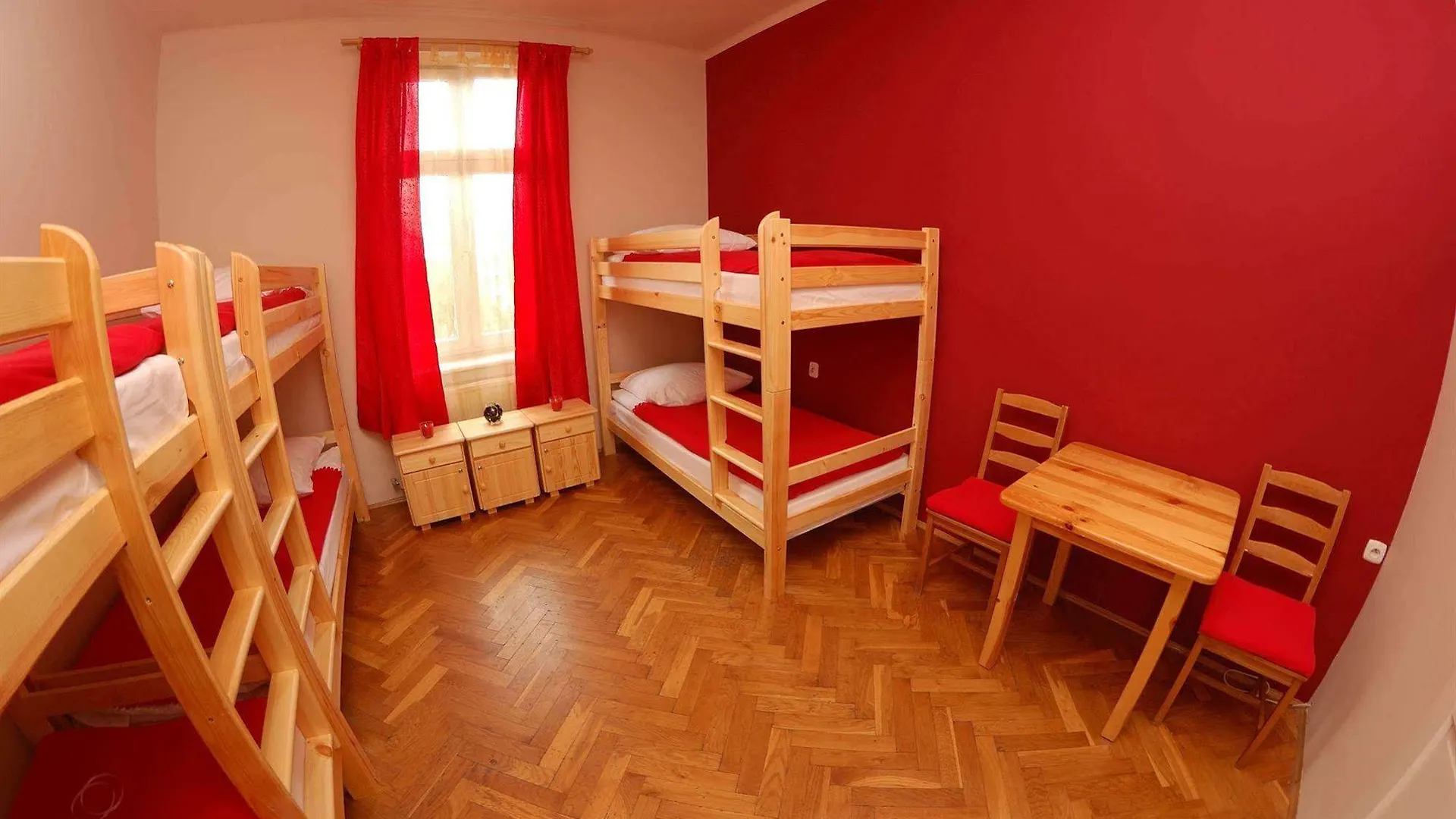 Hostel Dragon Aparthostel Senatorska Krakov